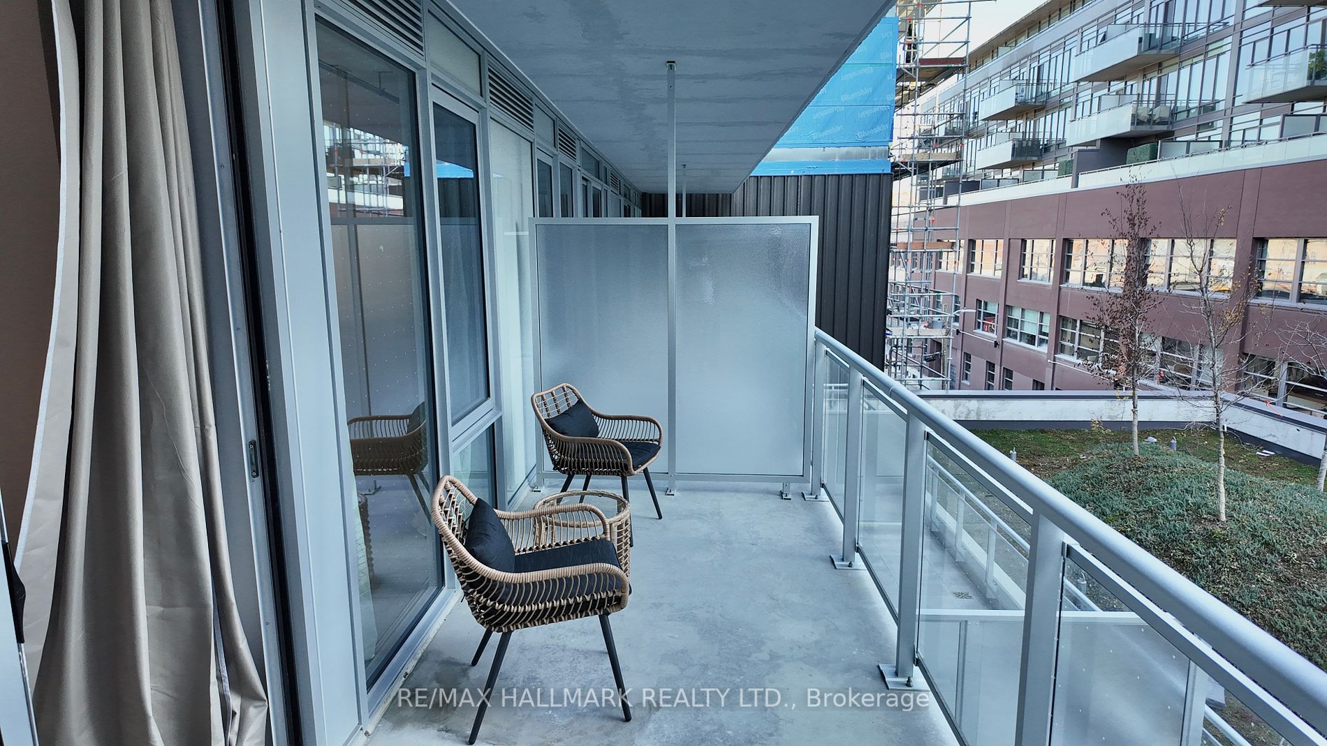 665 Queen St E, #309
