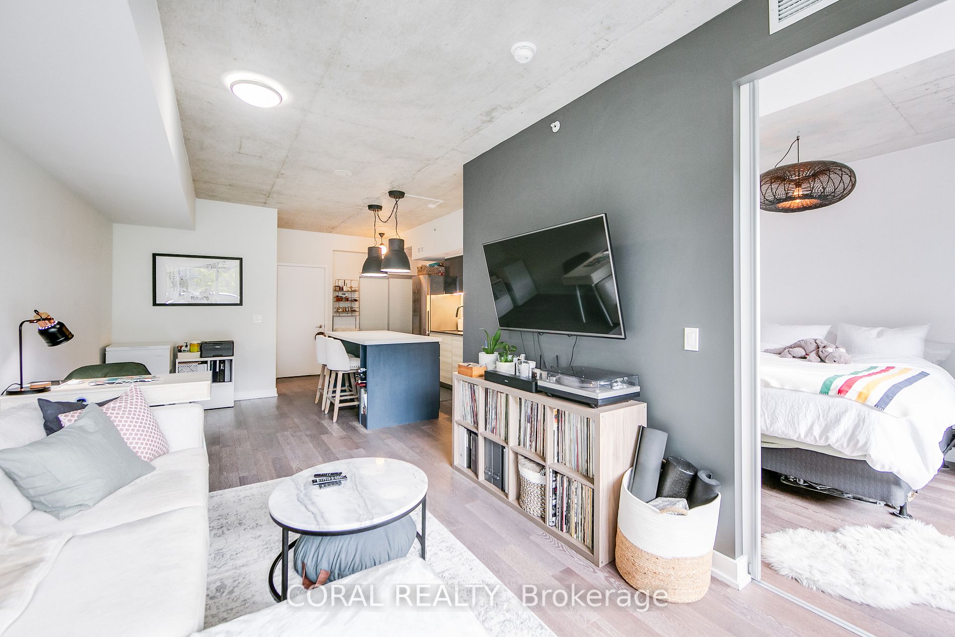 1190 Dundas St E, #225