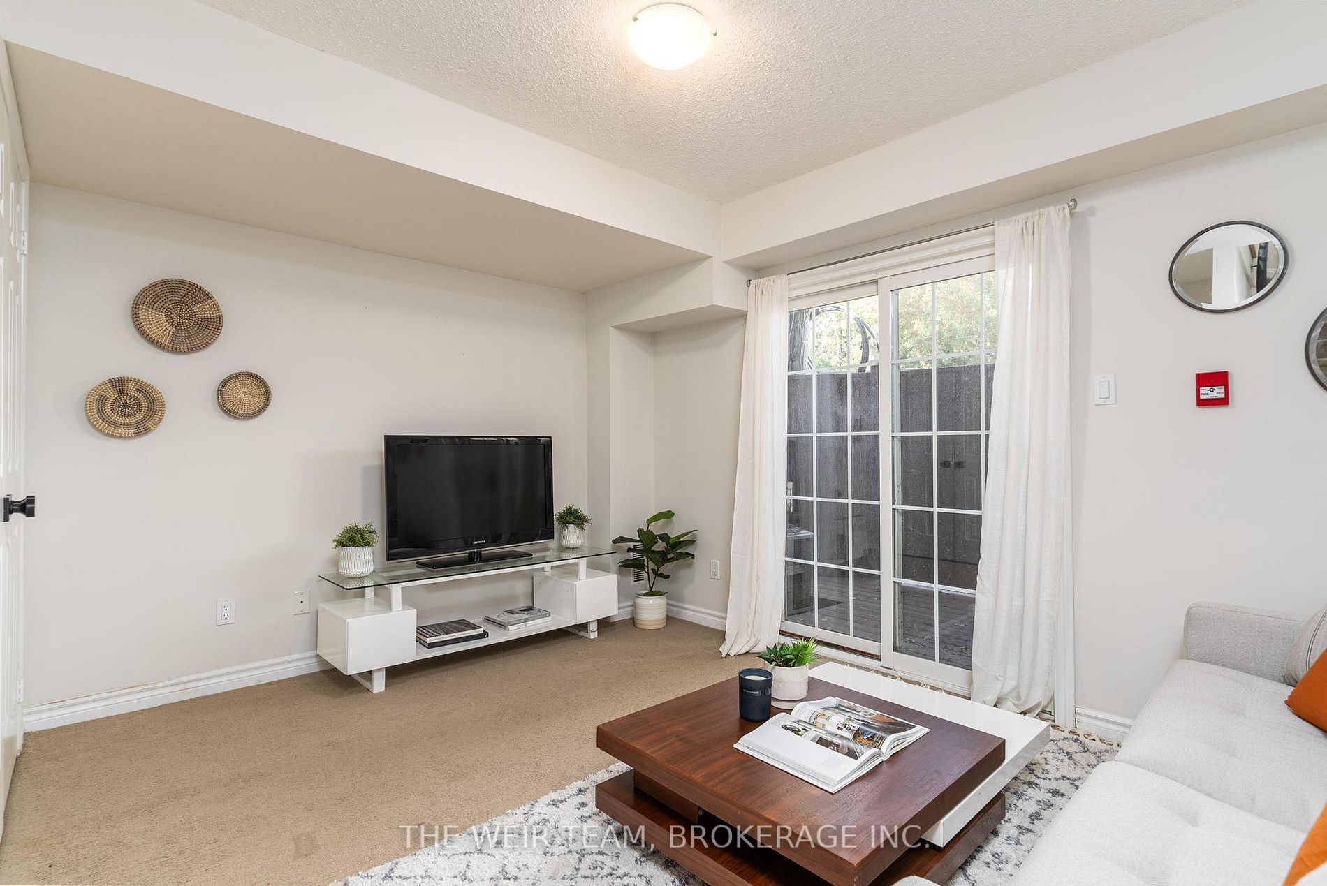 2 Dorothy Bullen Pl