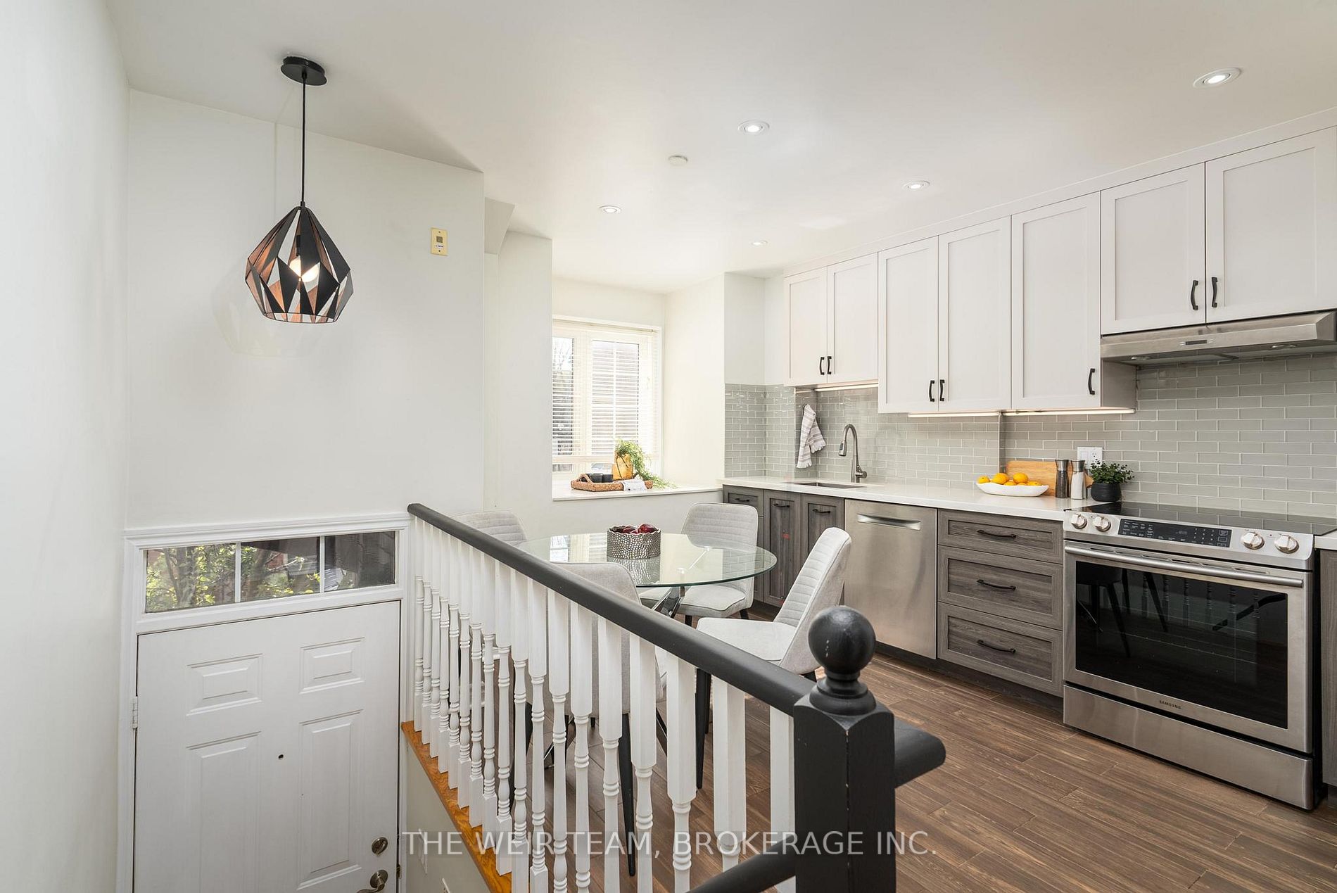 2 Dorothy Bullen Pl