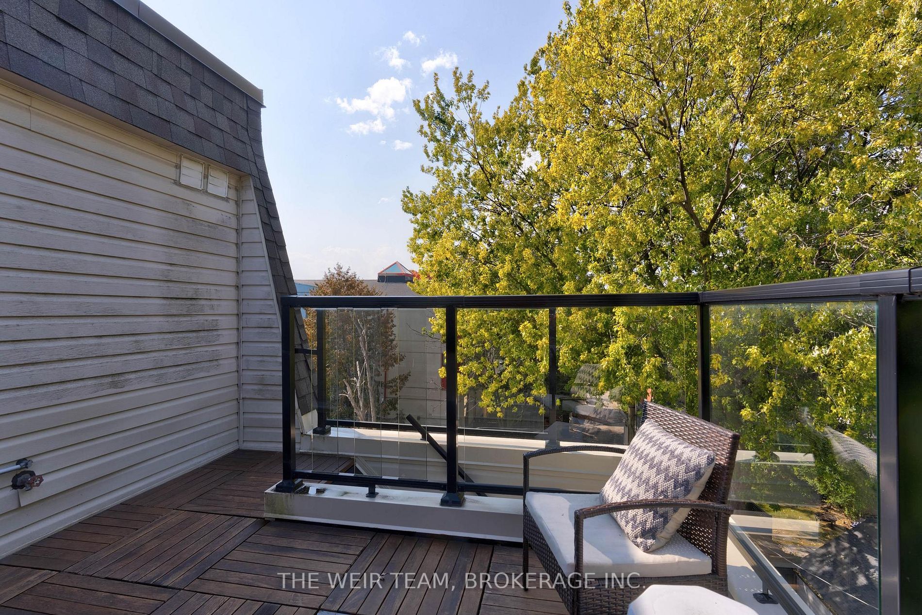 2 Dorothy Bullen Pl