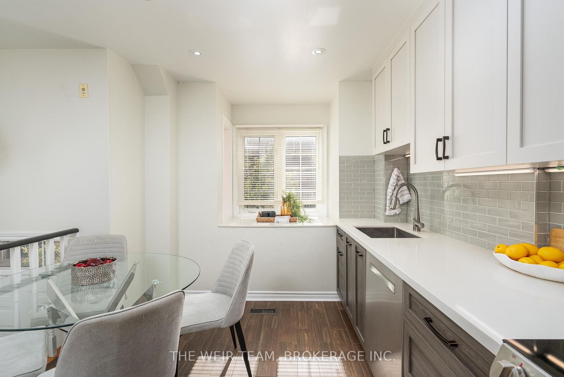 2 Dorothy Bullen Pl