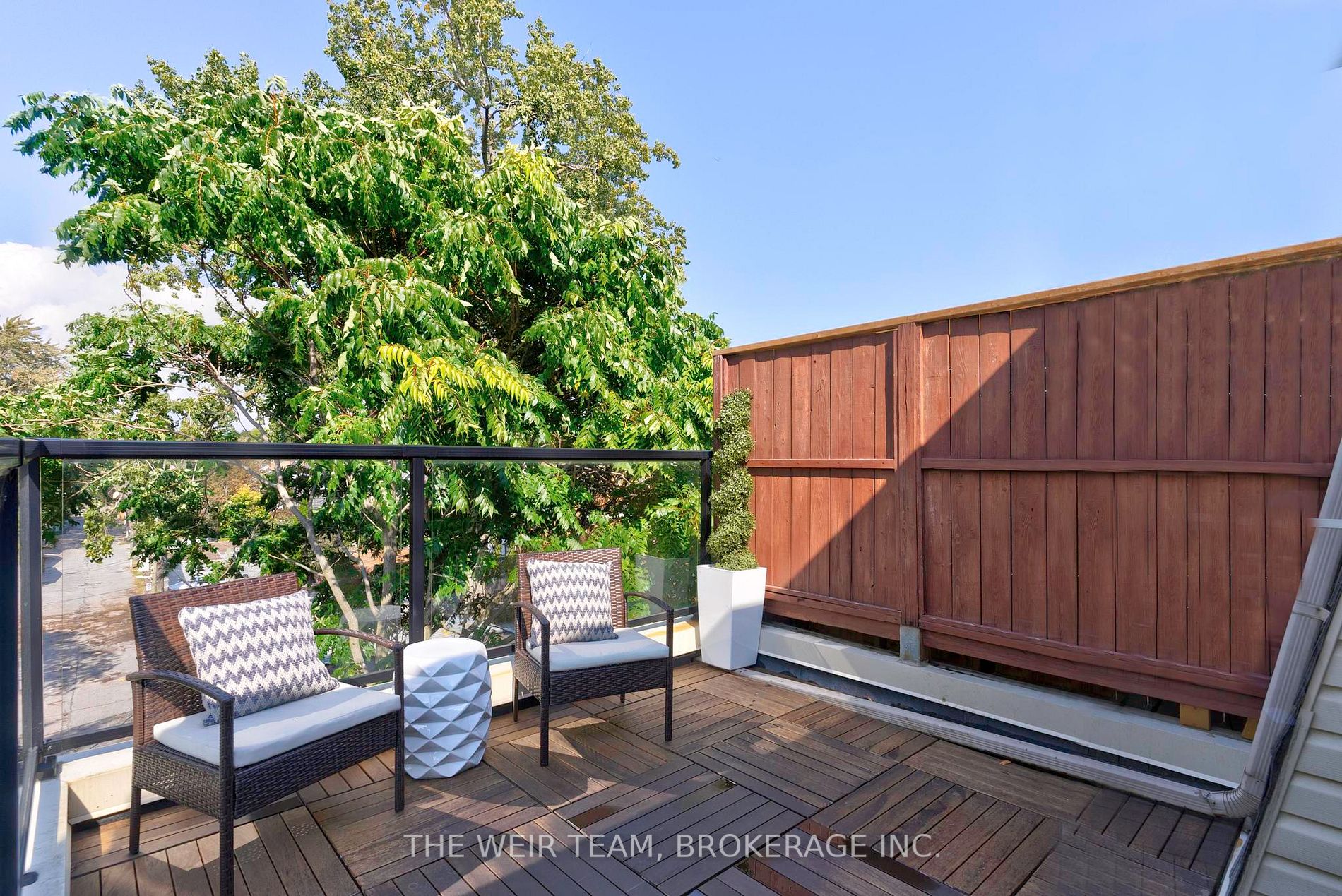 2 Dorothy Bullen Pl