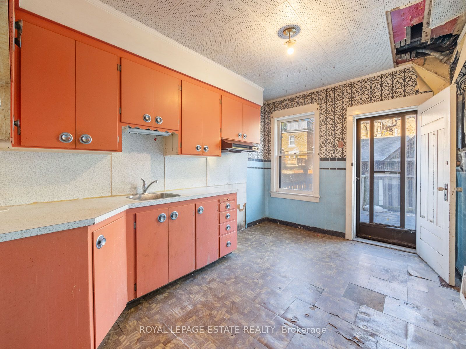 34 Millbrook Cres