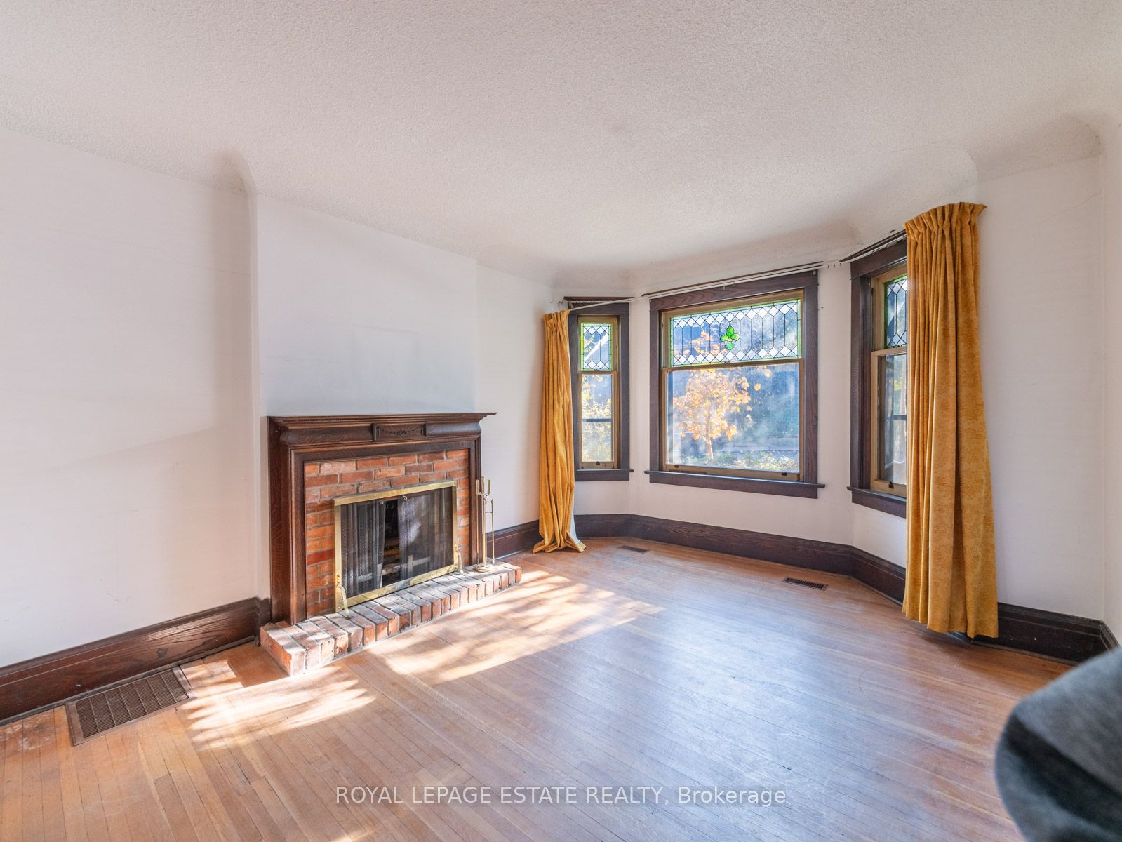 34 Millbrook Cres