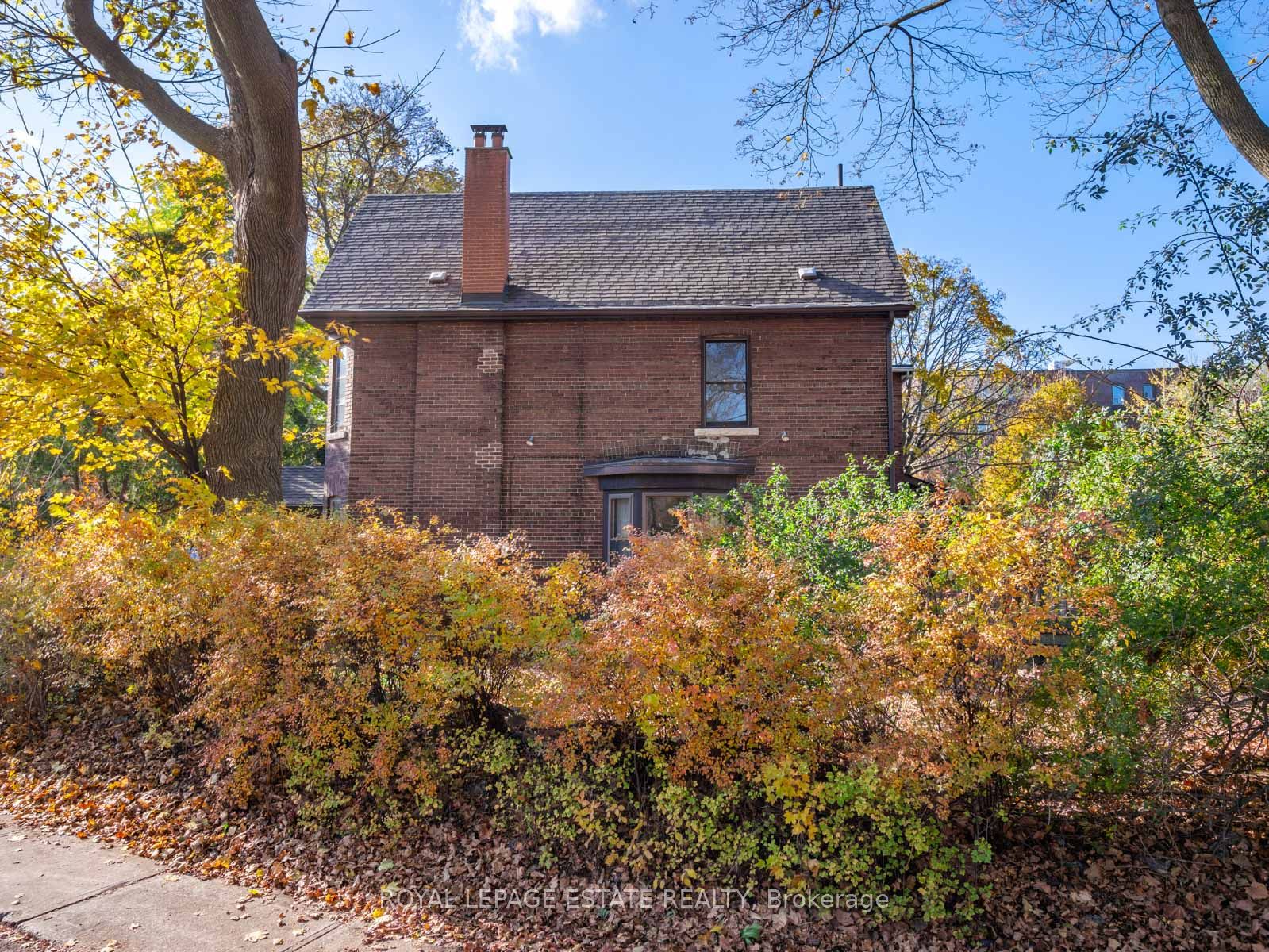 34 Millbrook Cres