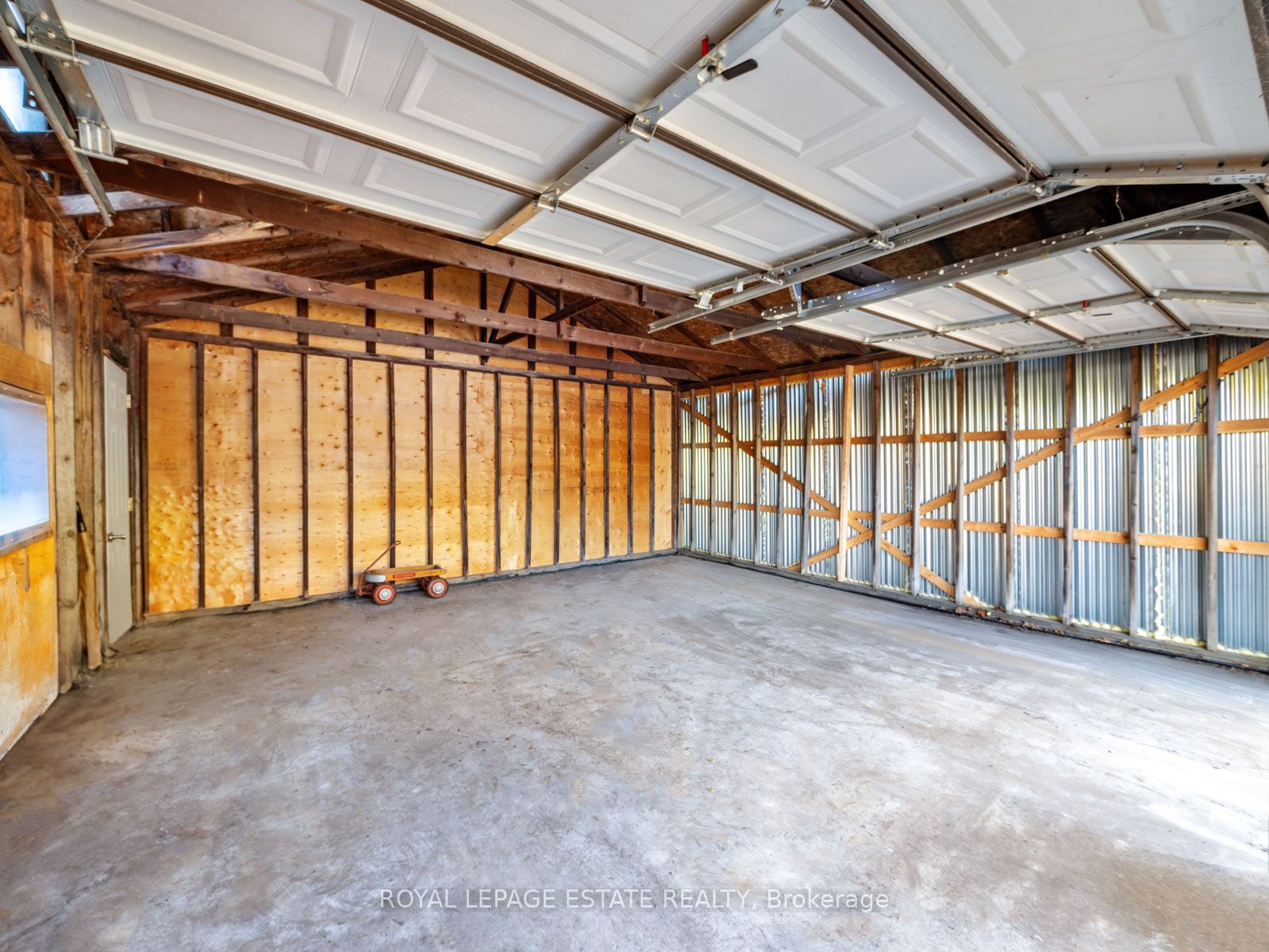 34 Millbrook Cres