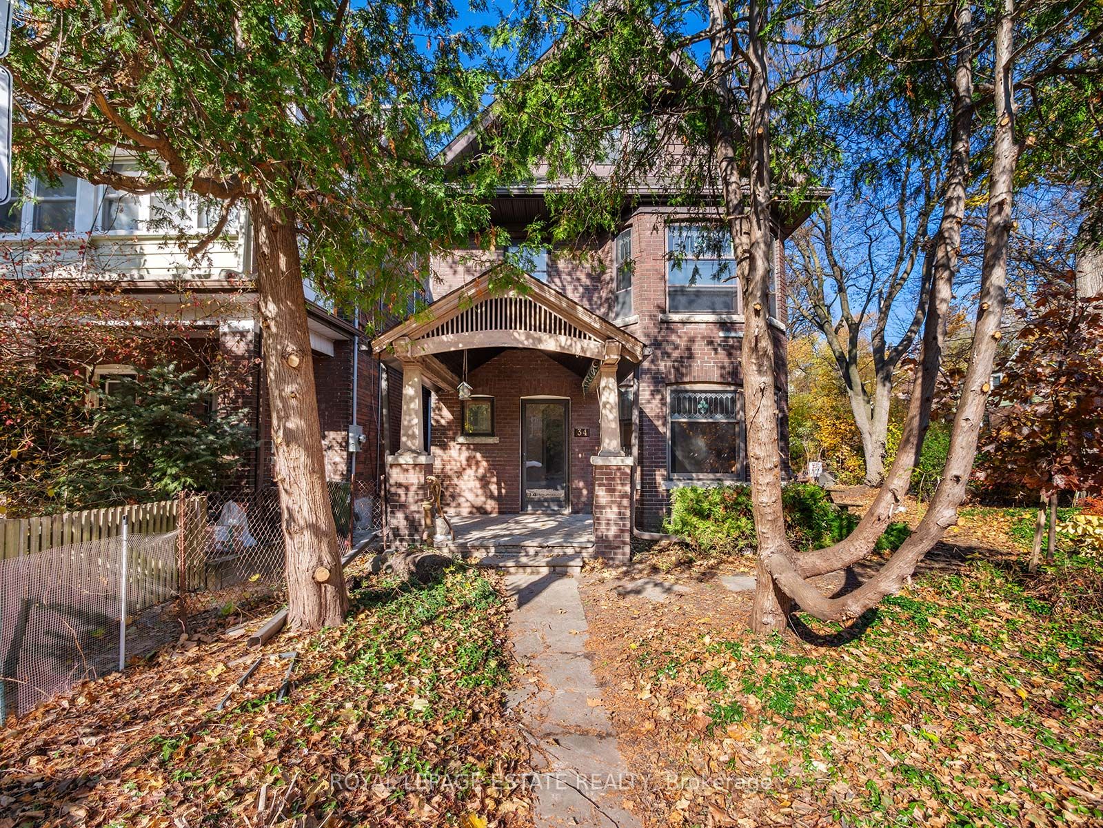 34 Millbrook Cres