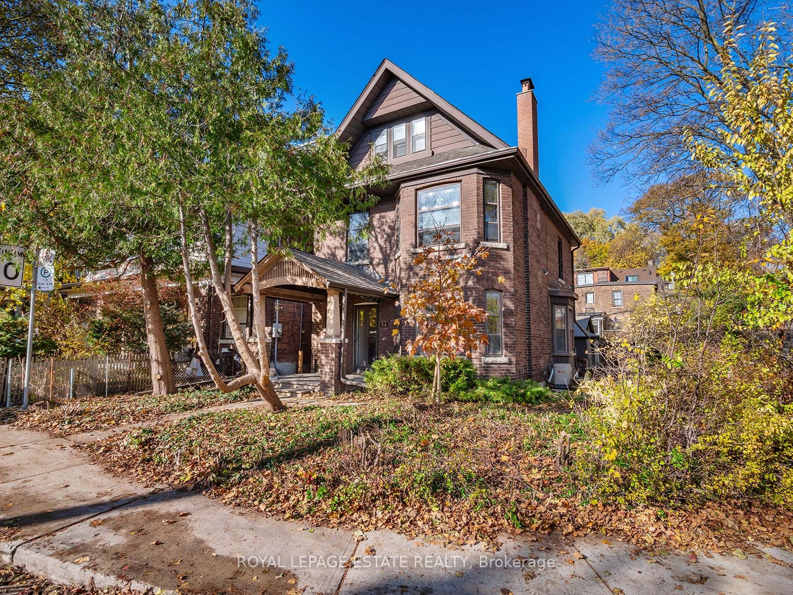34 Millbrook Cres