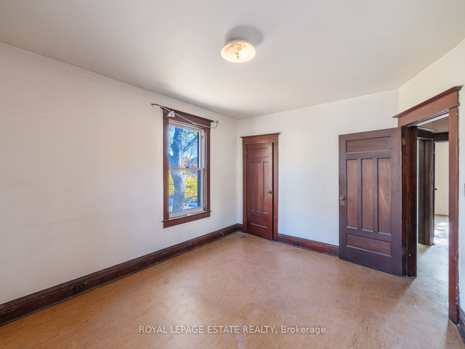 34 Millbrook Cres