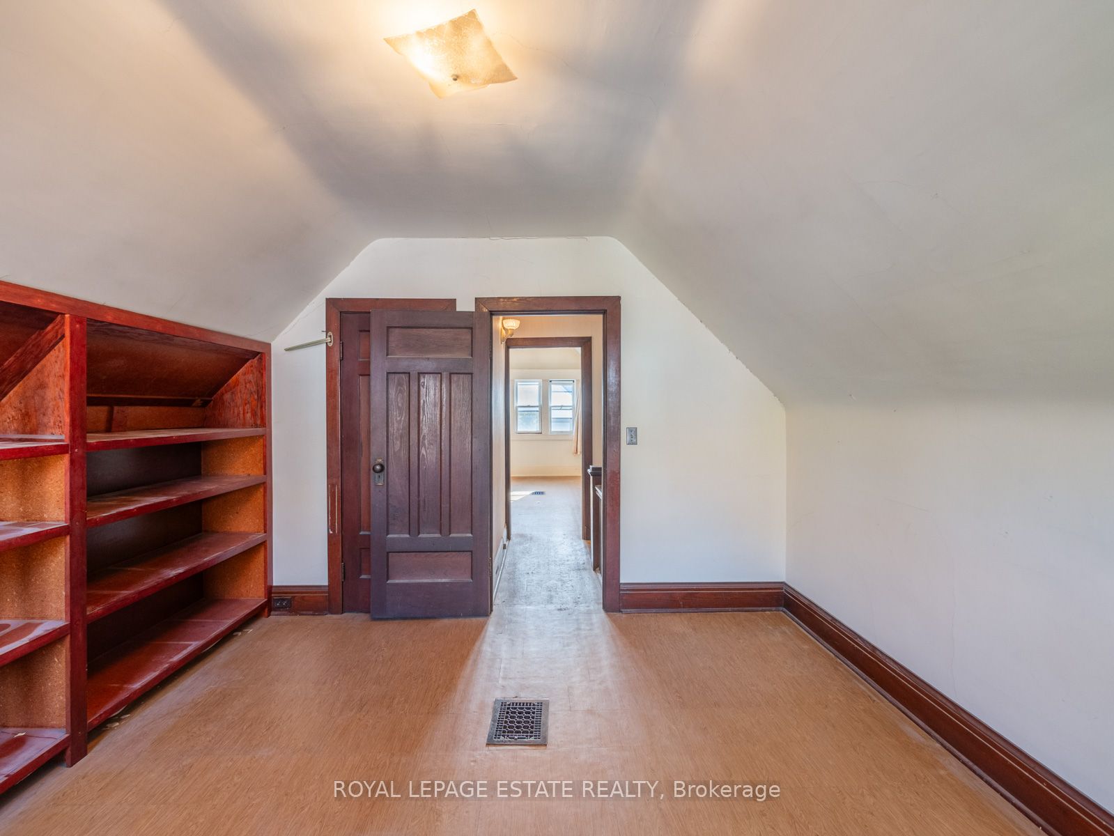 34 Millbrook Cres