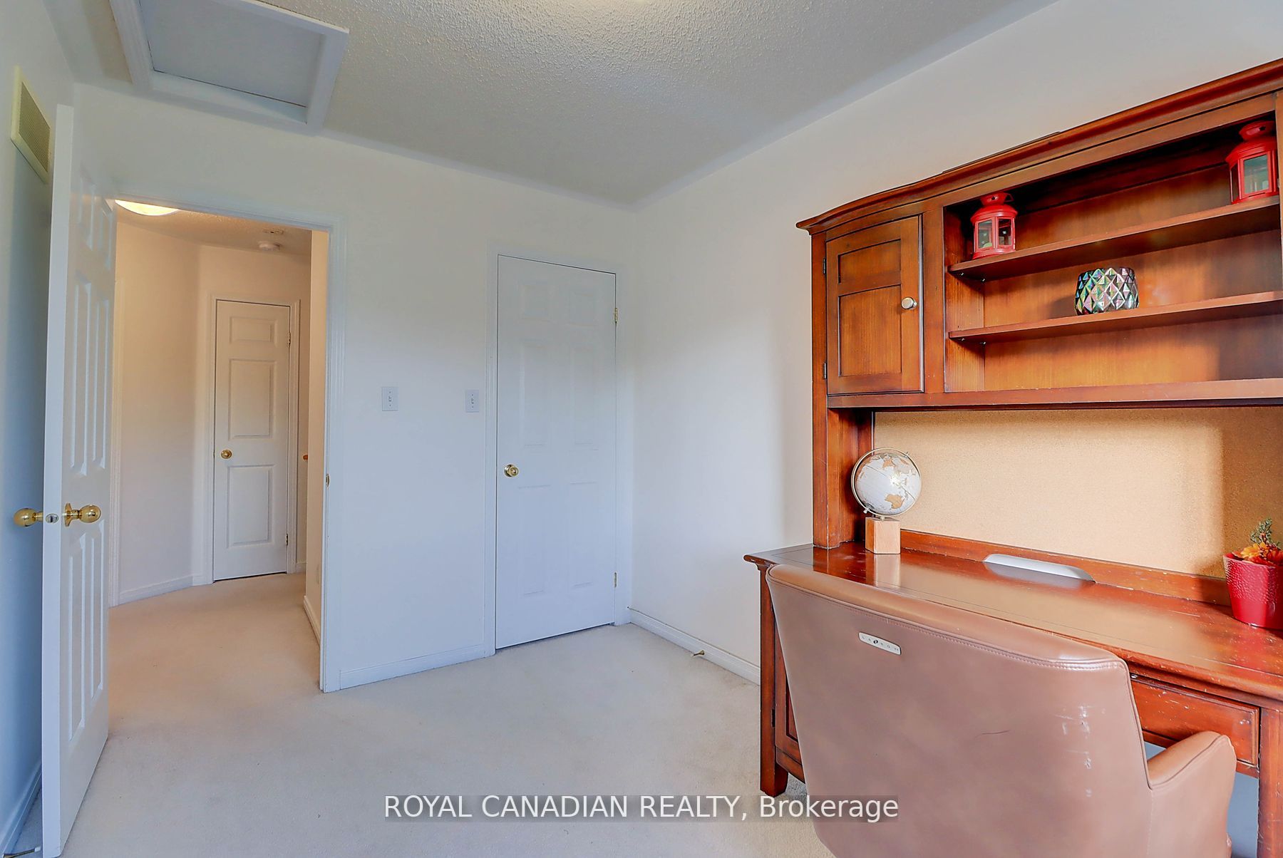 57 Richfield Sq