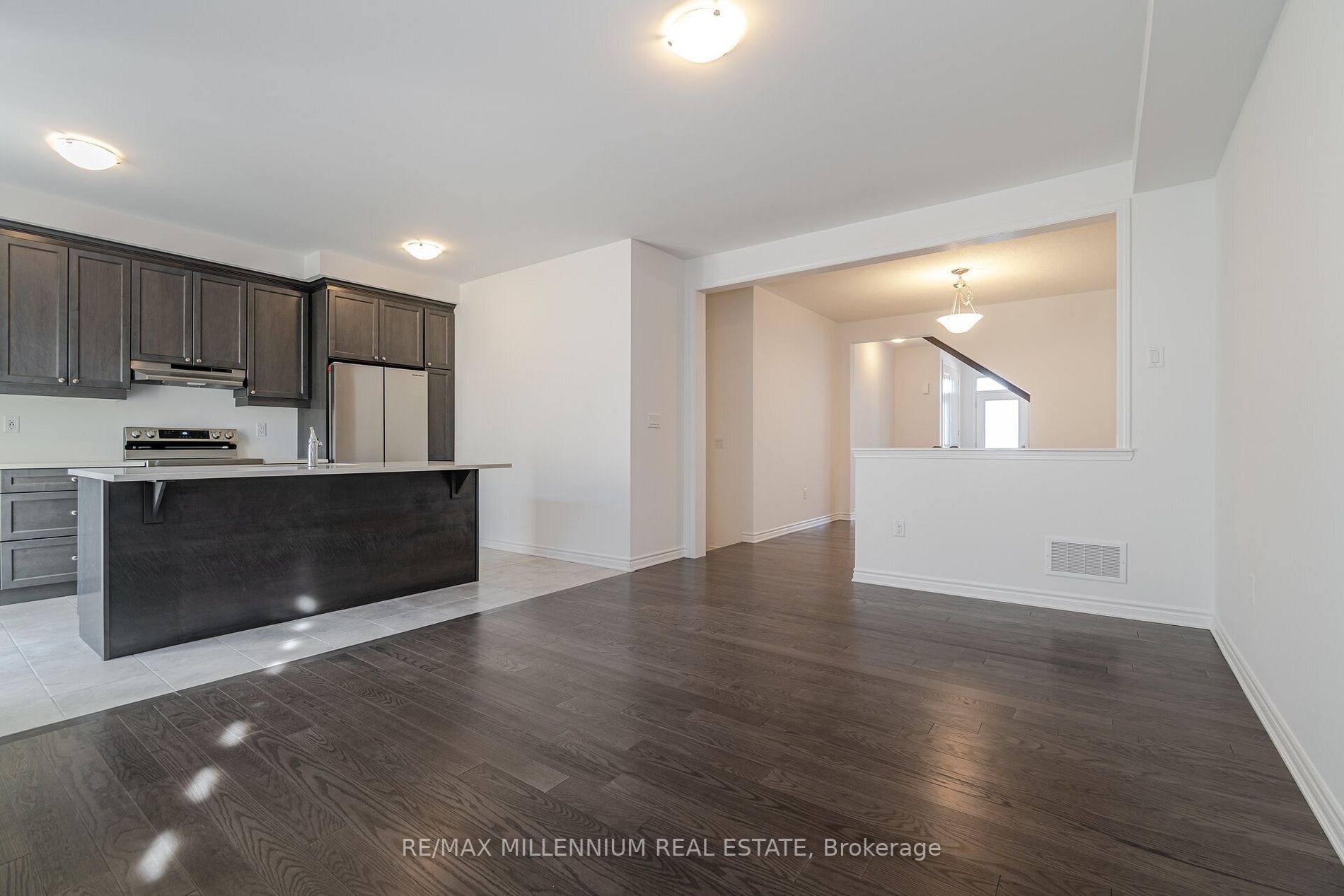 3096 Paperbirch Tr