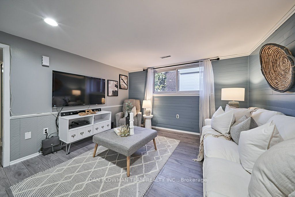 49 Taylor Rd