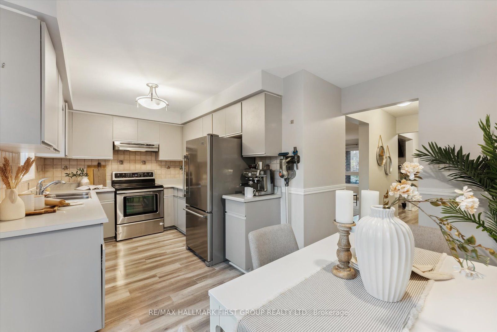 927 Redbird Cres