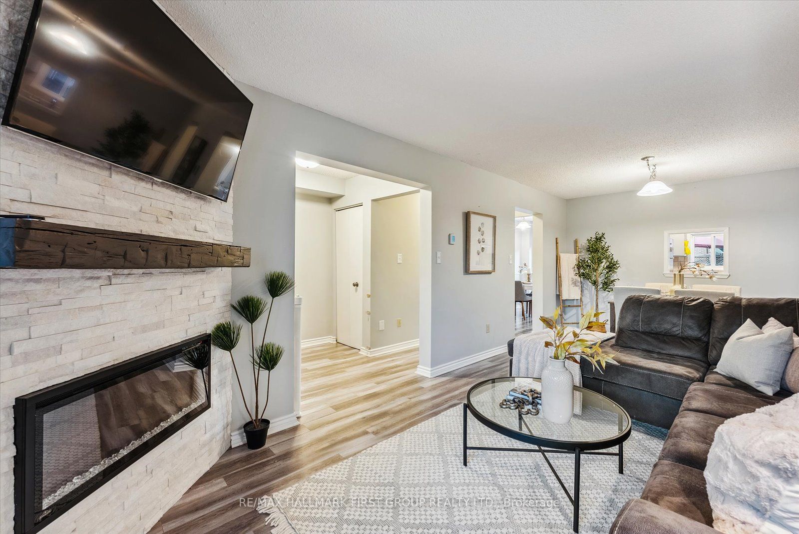 927 Redbird Cres