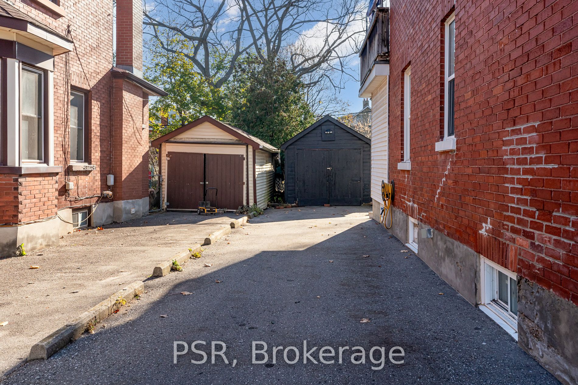 137 Elgin St E