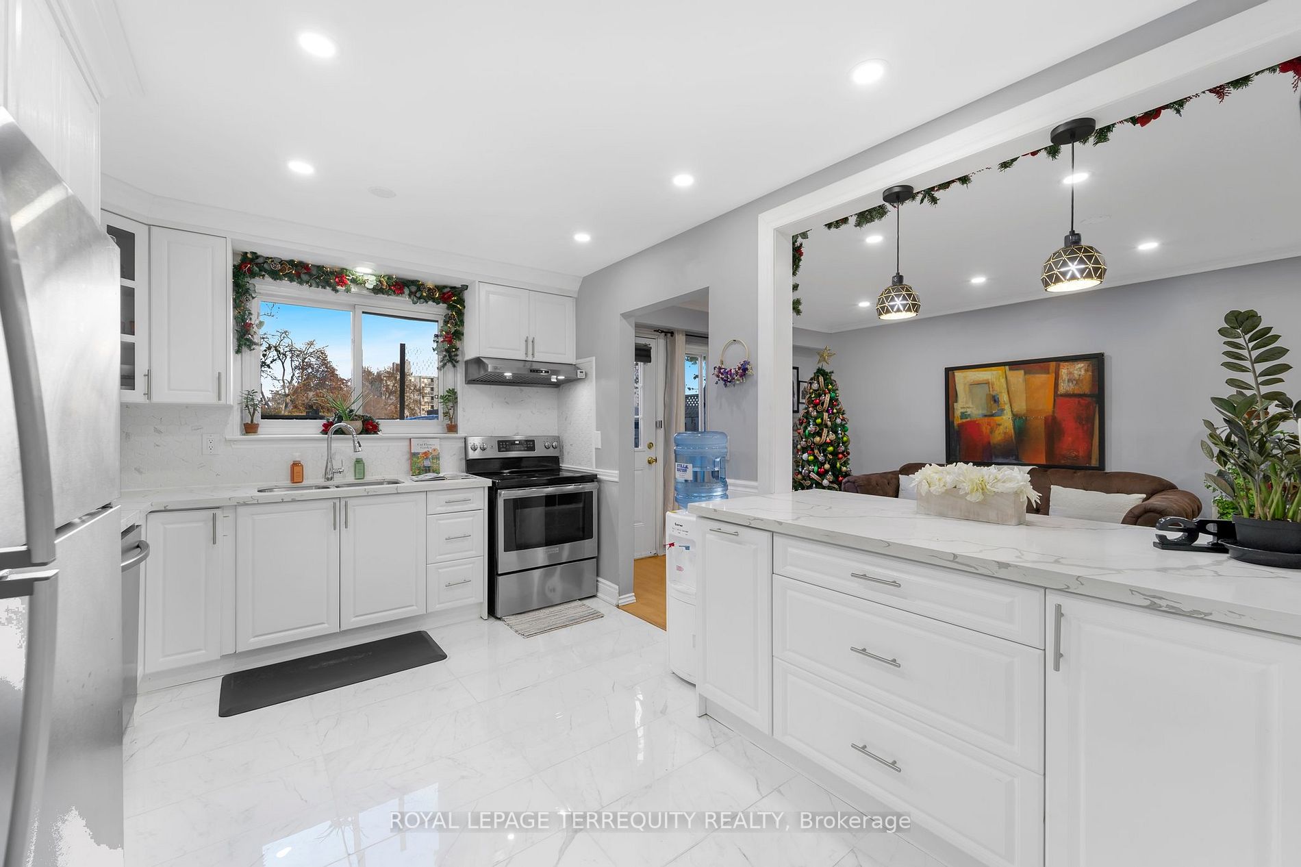33 Taunton Rd E, #23