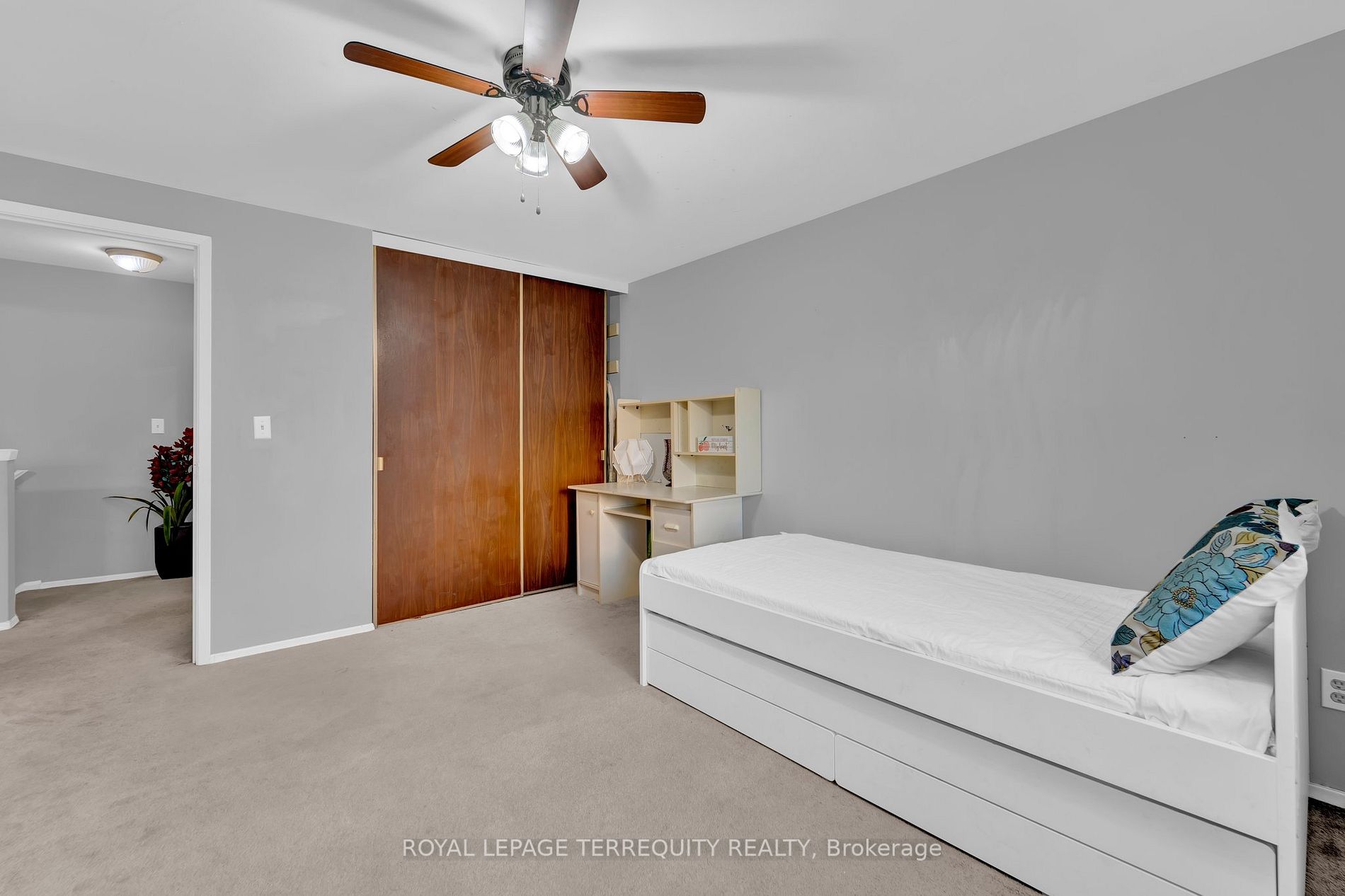 33 Taunton Rd E, #23
