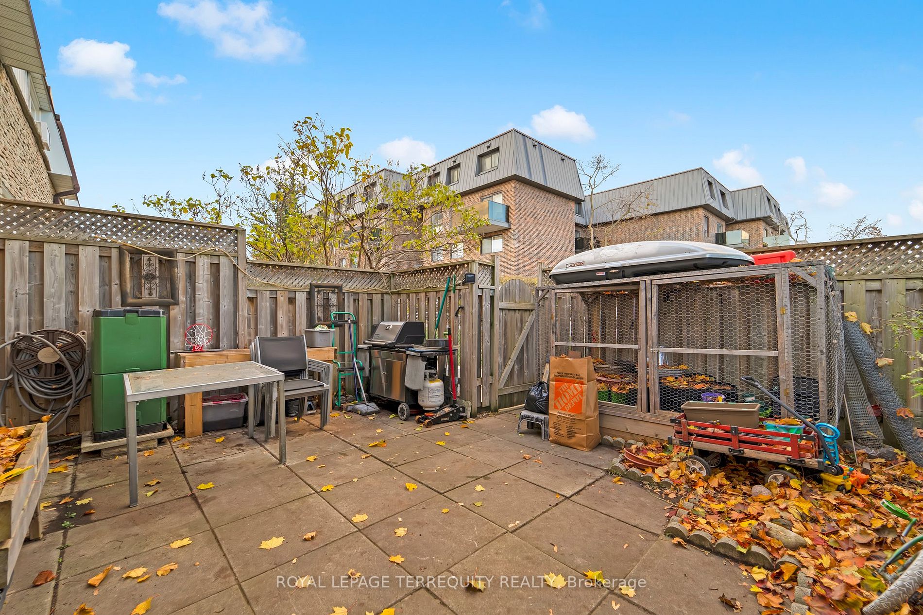 33 Taunton Rd E, #23
