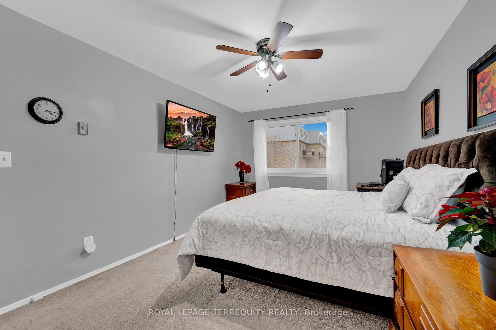 33 Taunton Rd E, #23