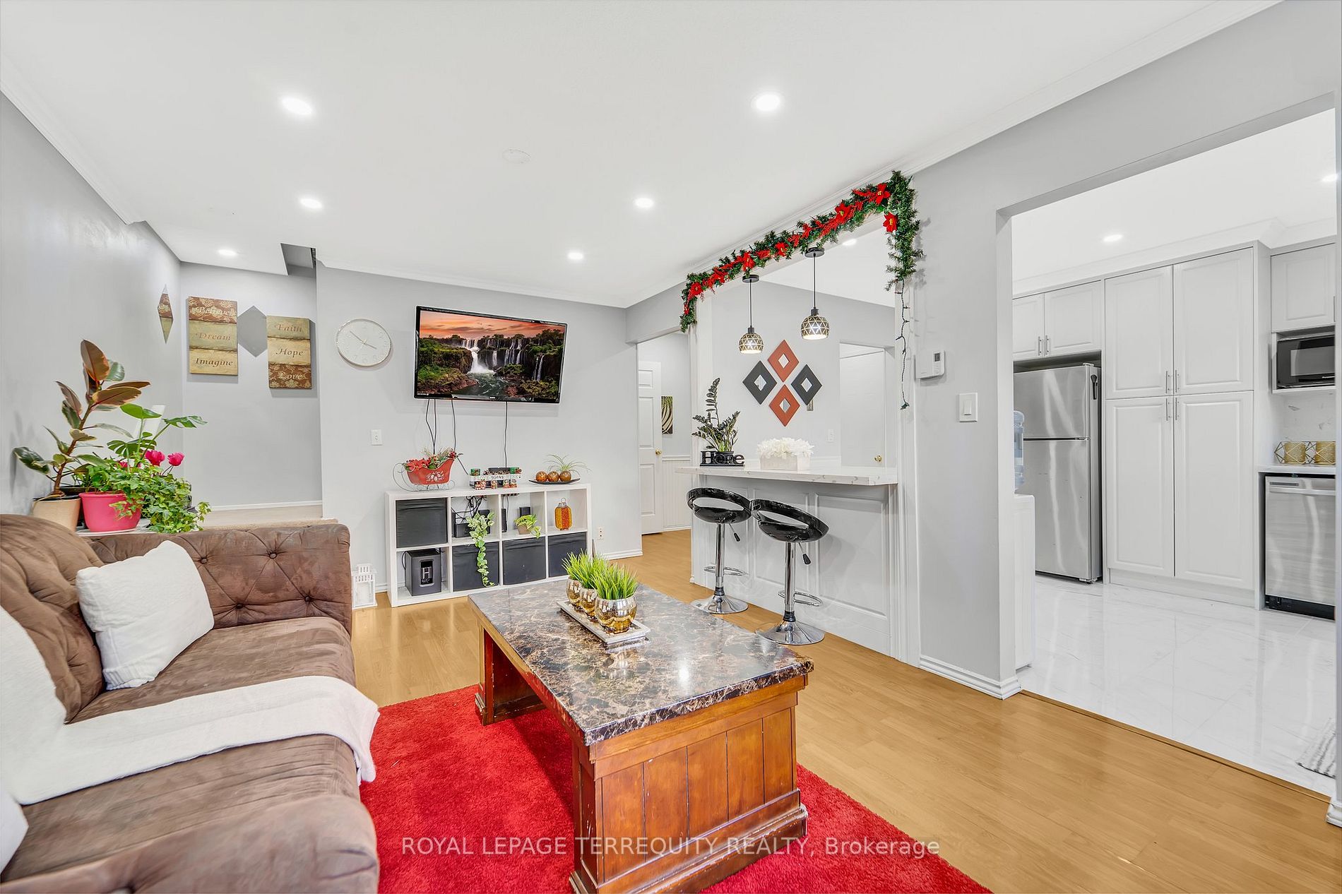 33 Taunton Rd E, #23