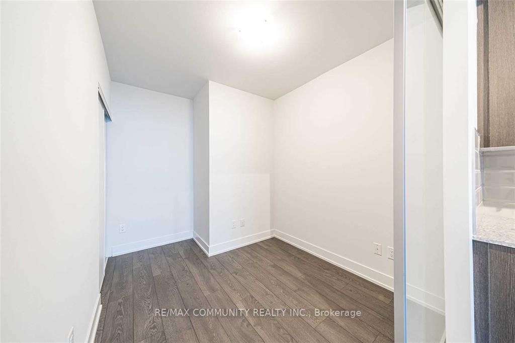 2550 Simcoe St N, #2114