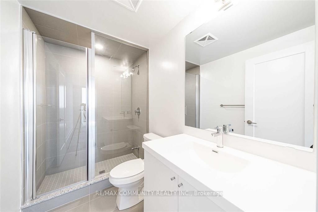 2550 Simcoe St N, #2114