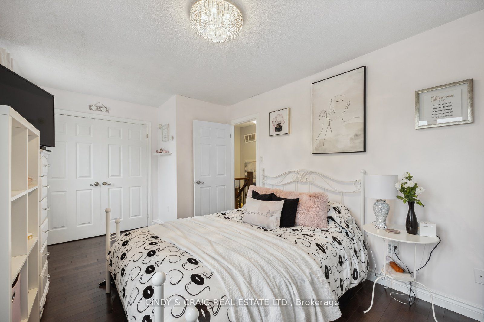31 Poolton Cres
