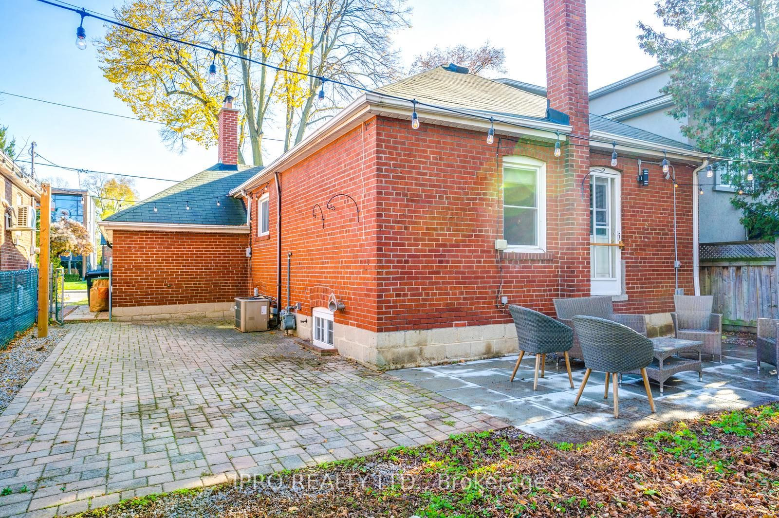 10 Coxwell Blvd