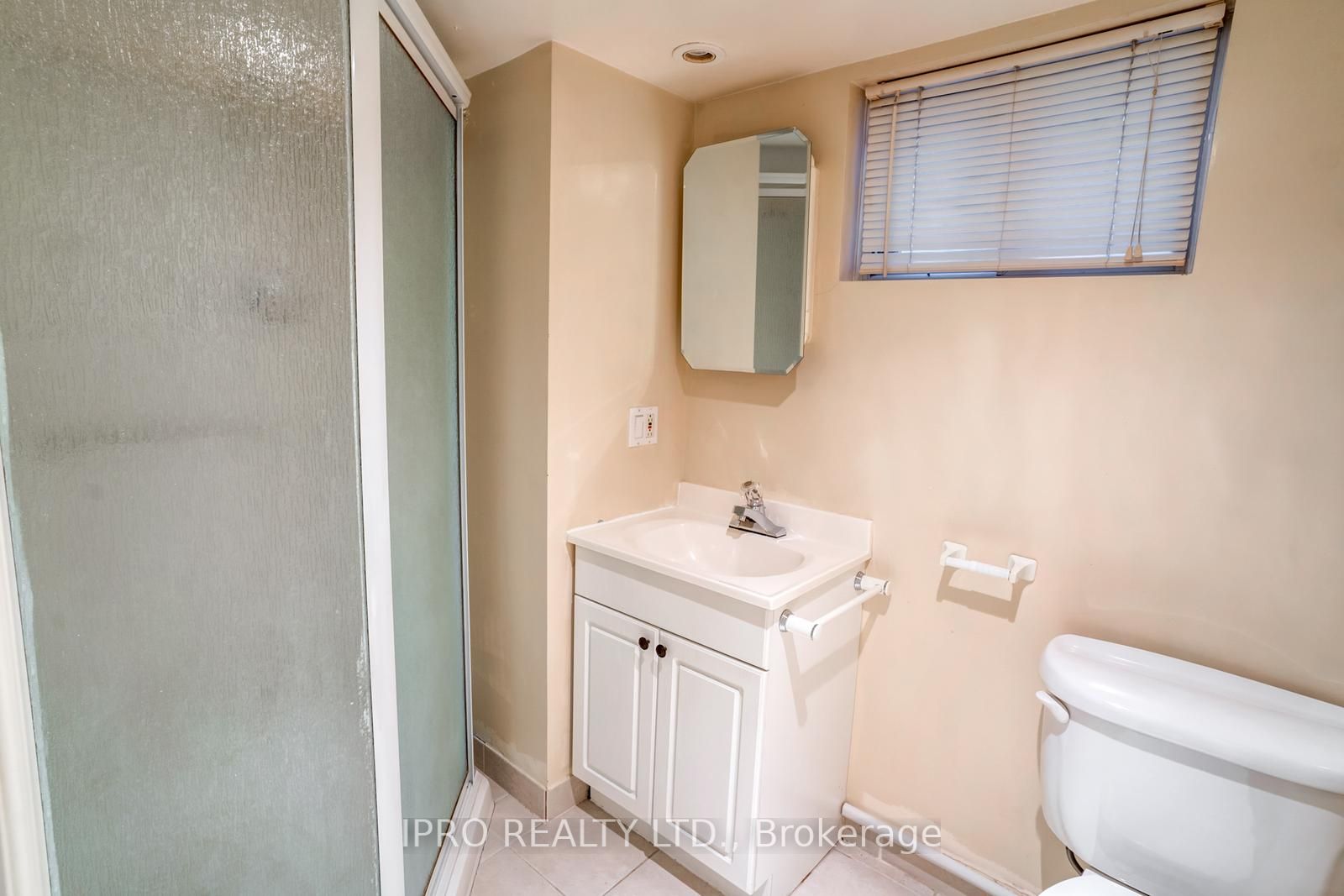 10 Coxwell Blvd