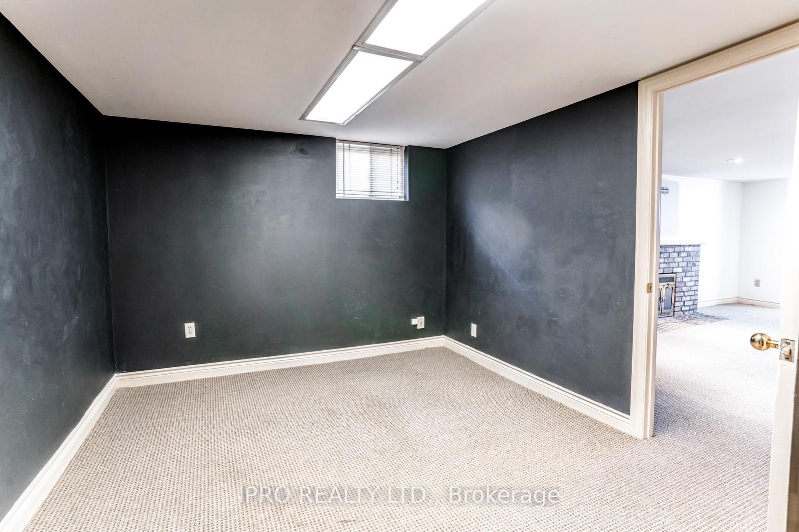 10 Coxwell Blvd
