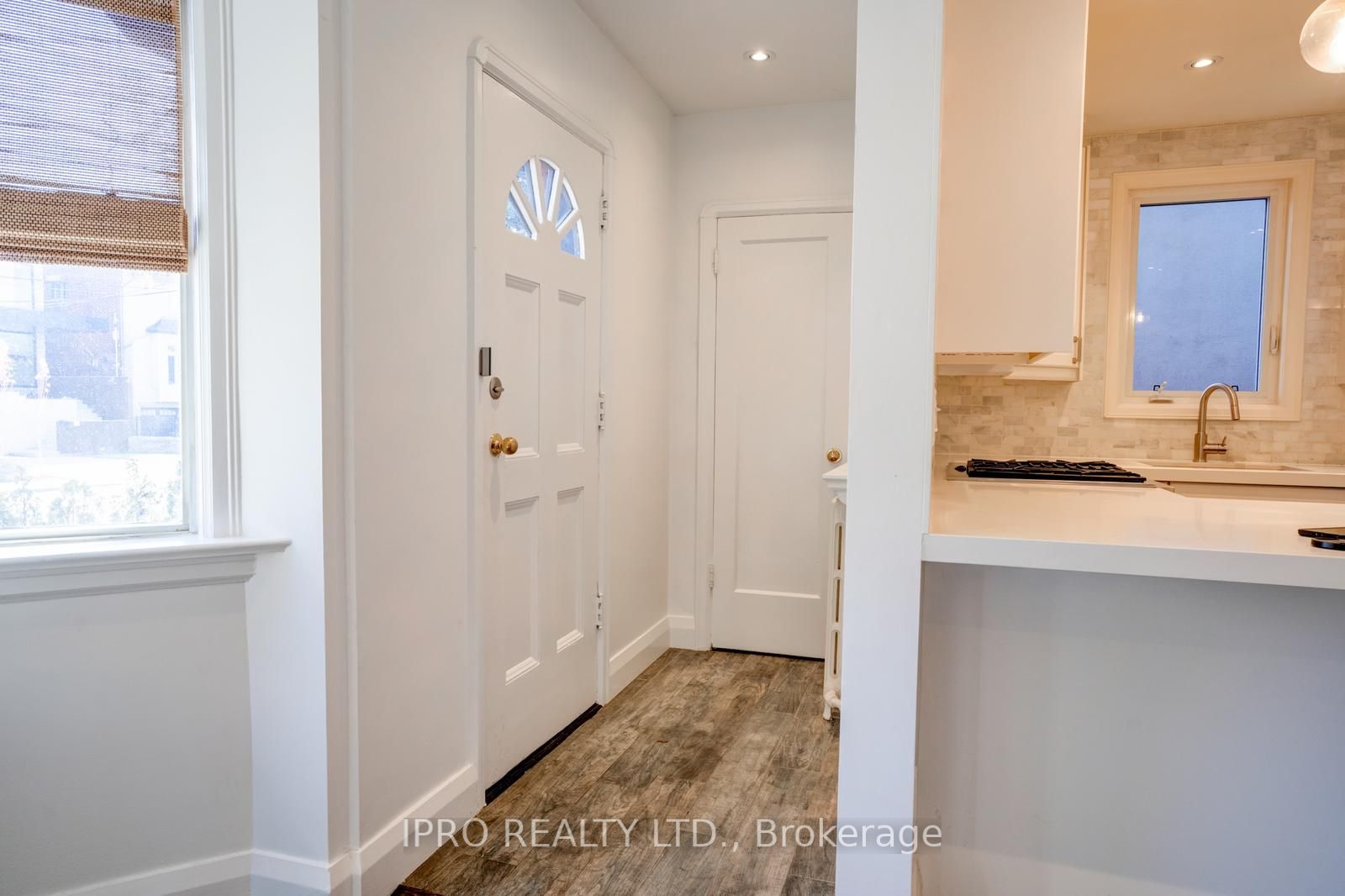 10 Coxwell Blvd
