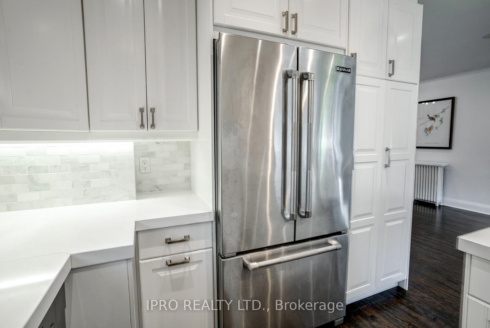 10 Coxwell Blvd