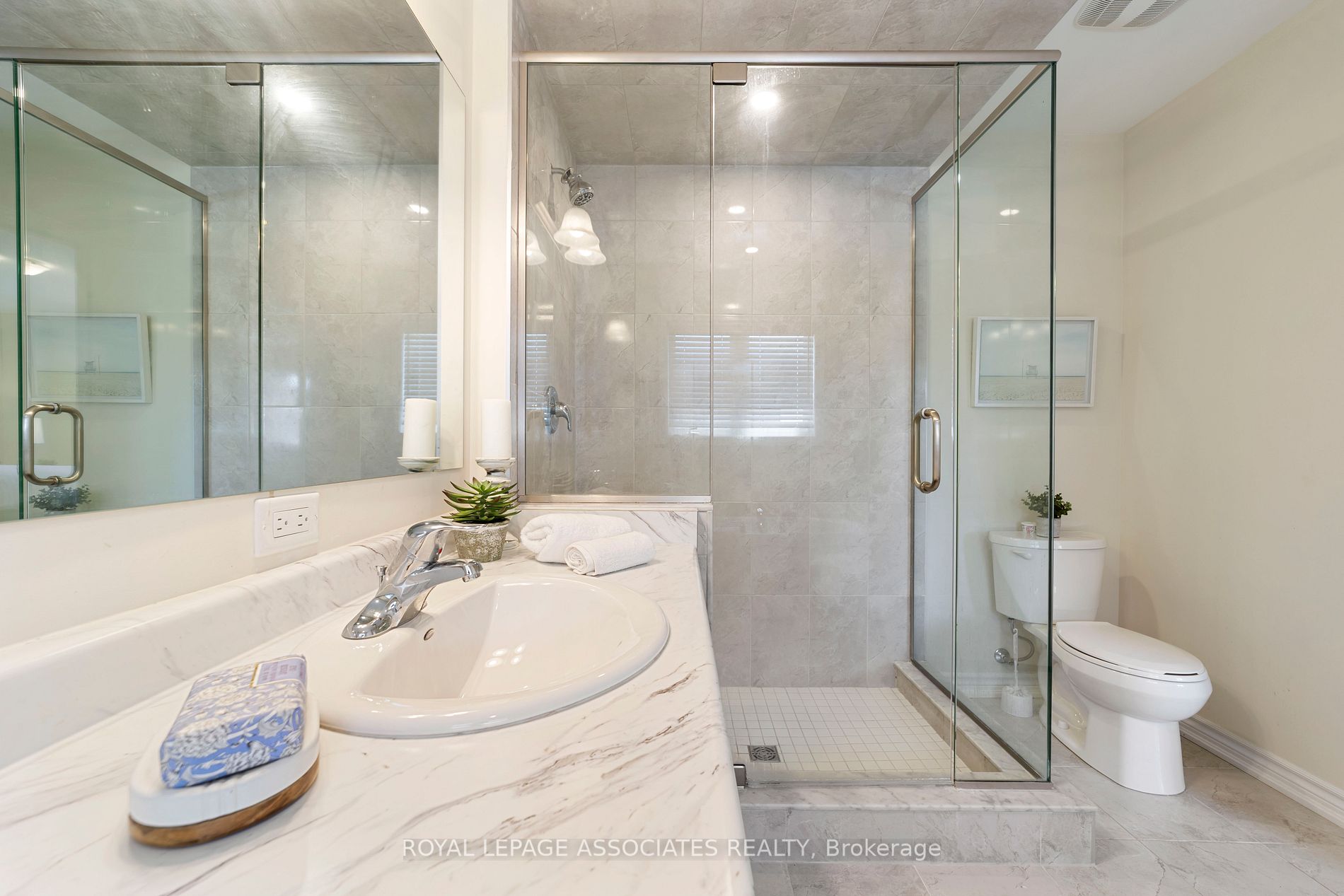 66 Moses Cres
