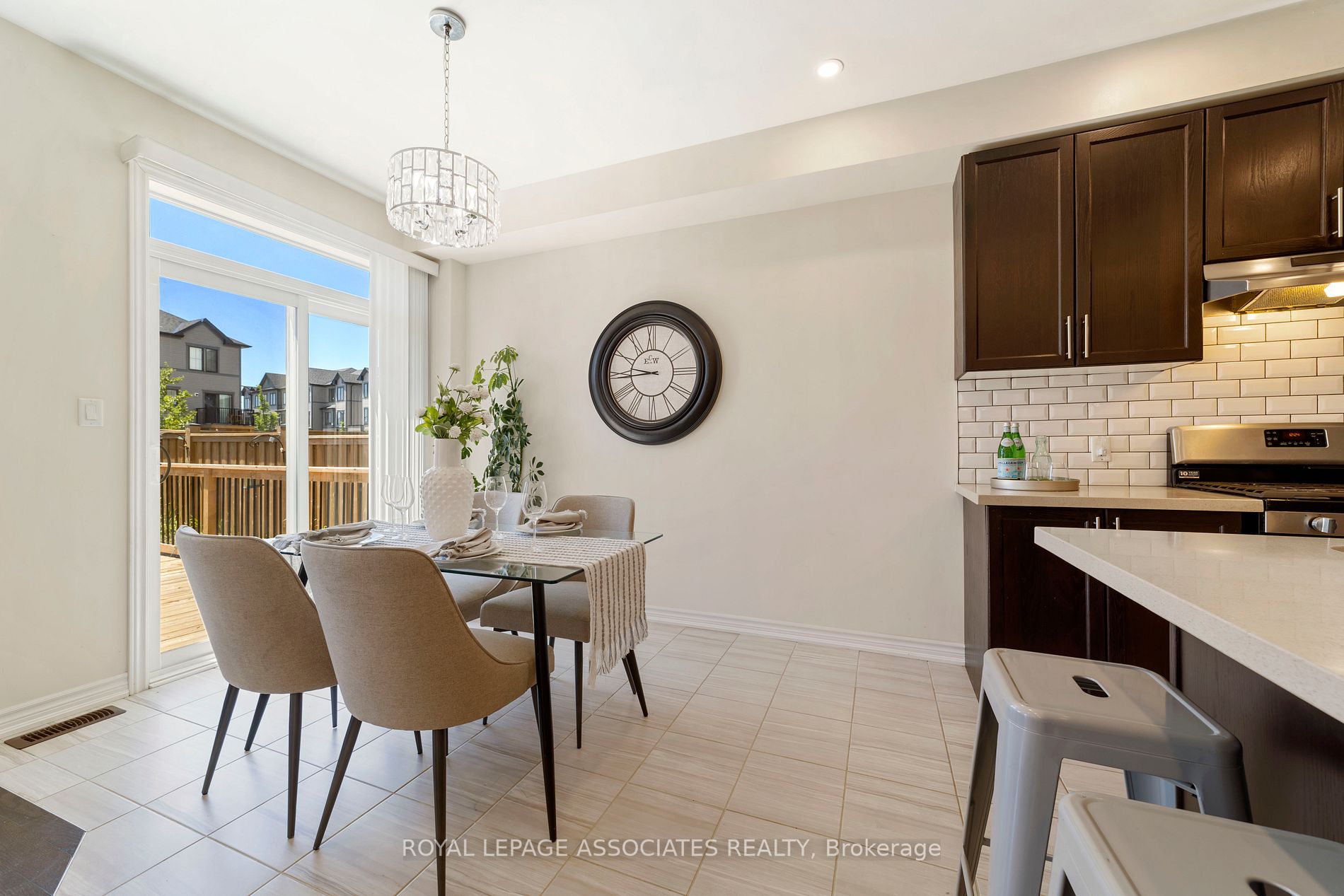 66 Moses Cres