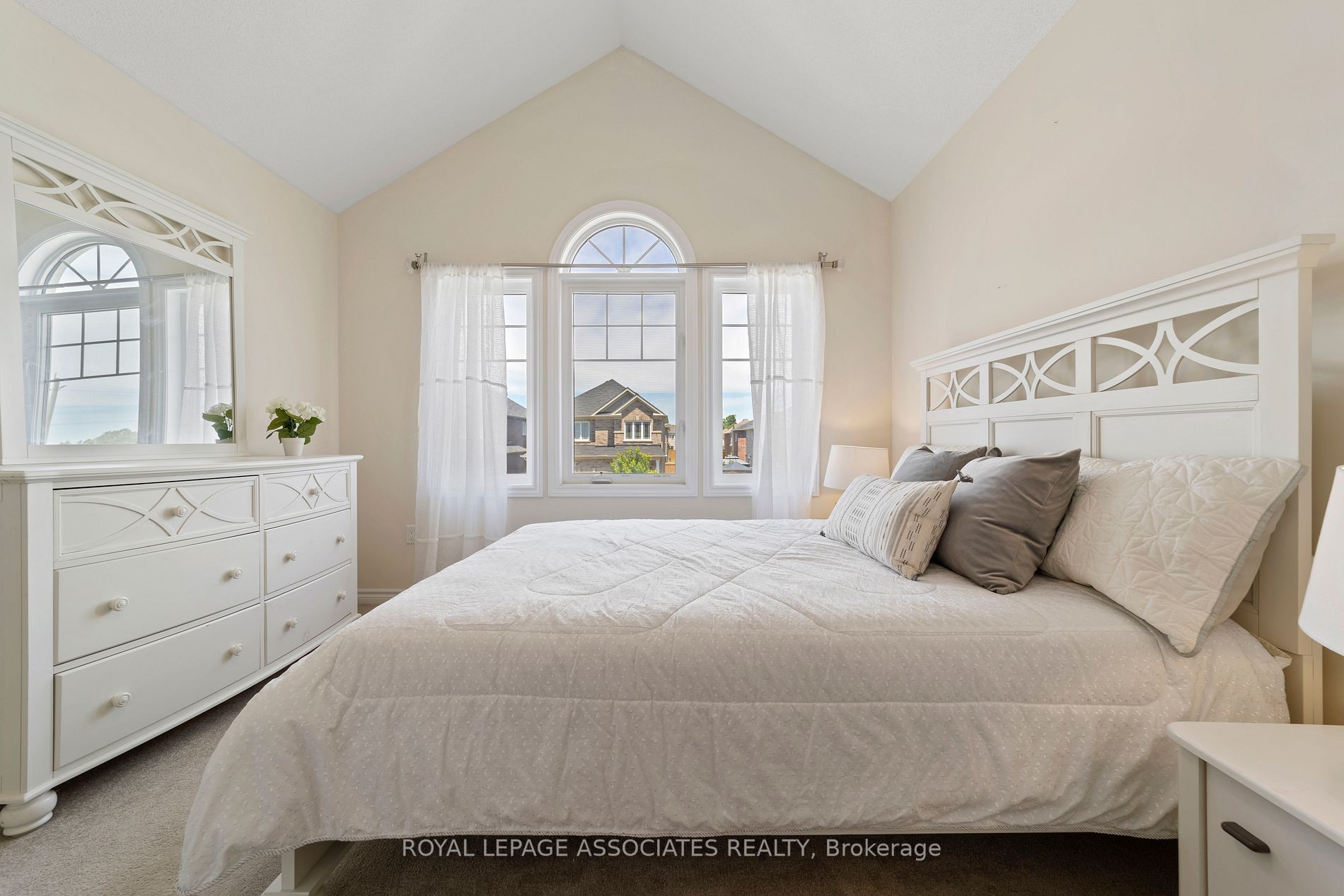 66 Moses Cres