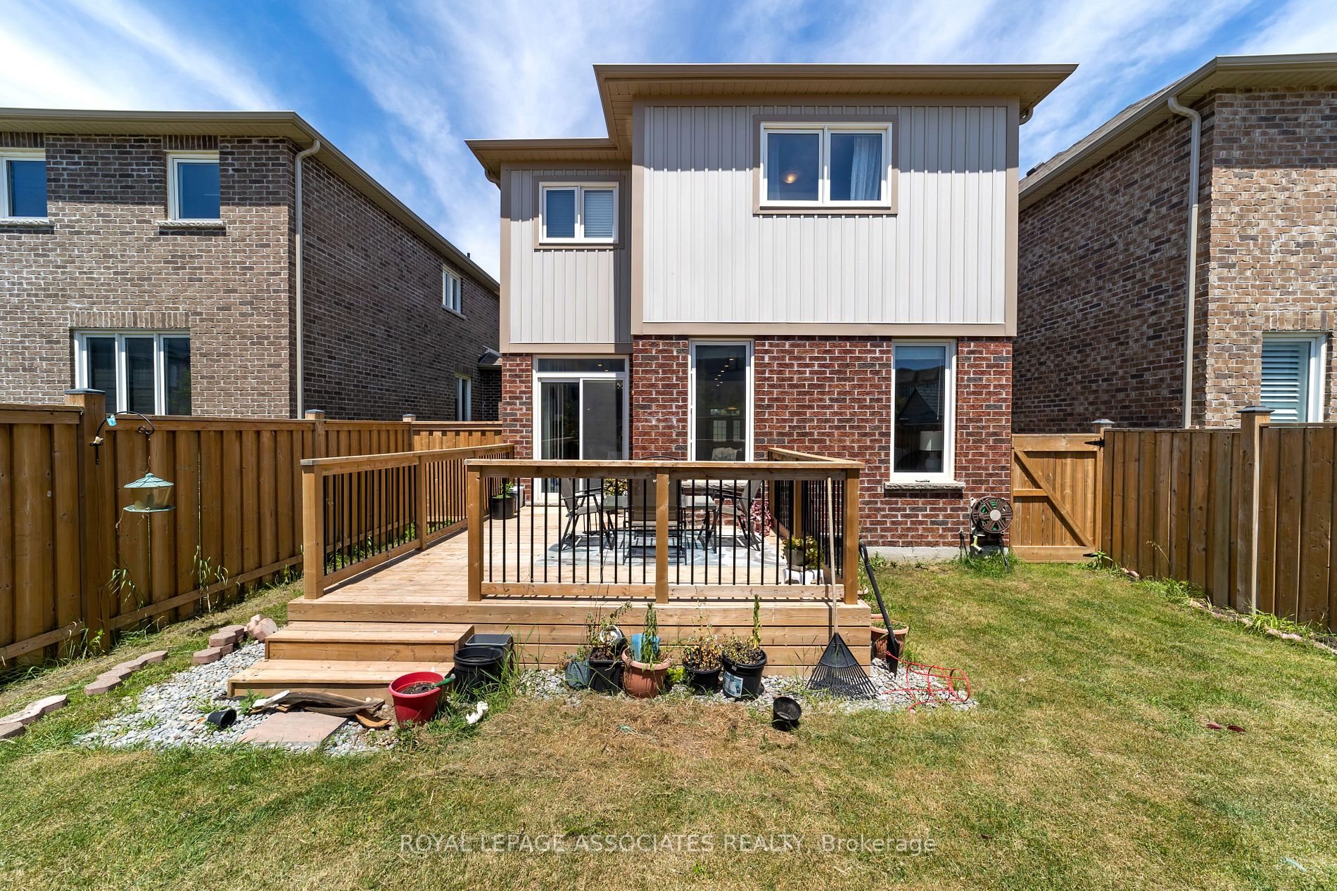 66 Moses Cres