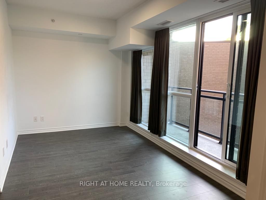 1 Falaise Rd, #302