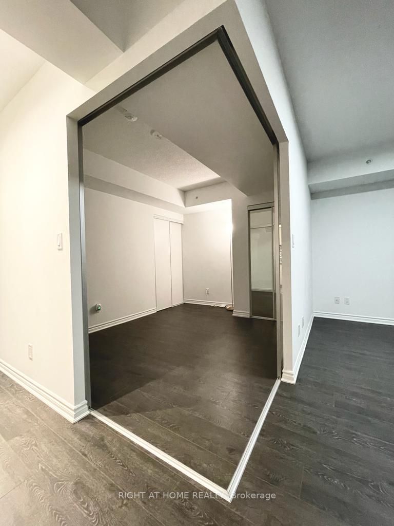1 Falaise Rd, #302