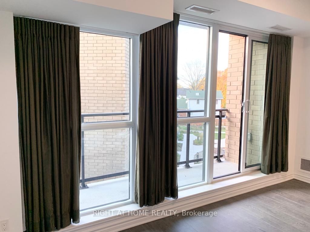 1 Falaise Rd, #302