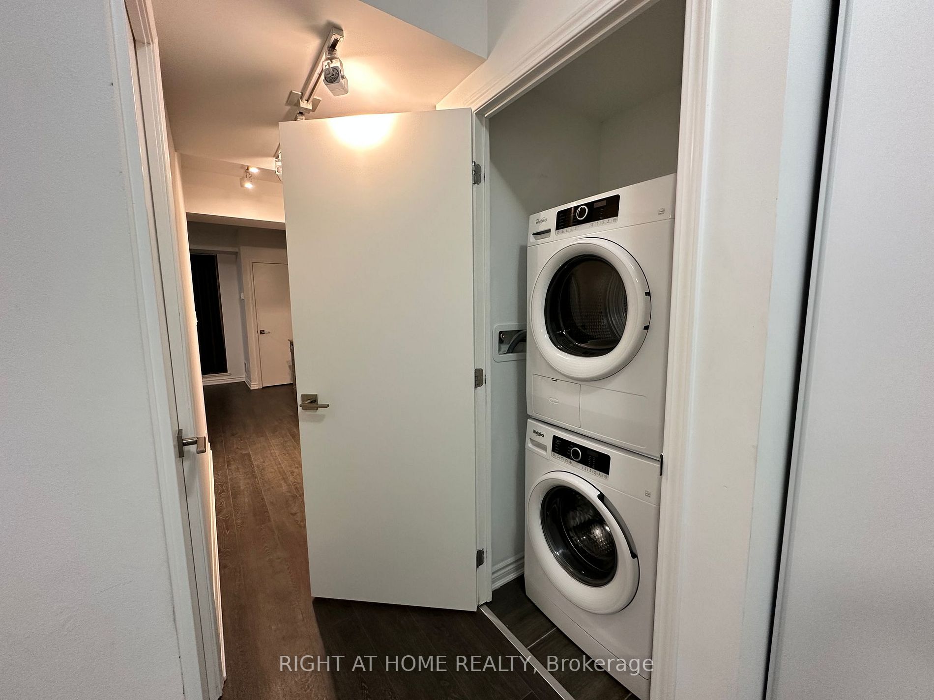 1 Falaise Rd, #302