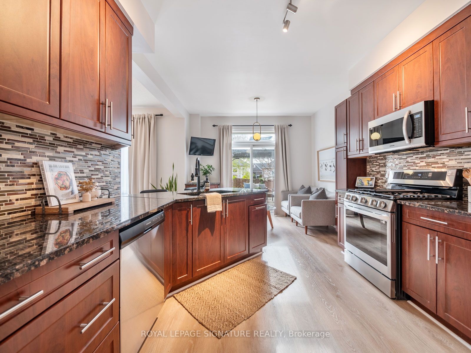 5 Charest Pl