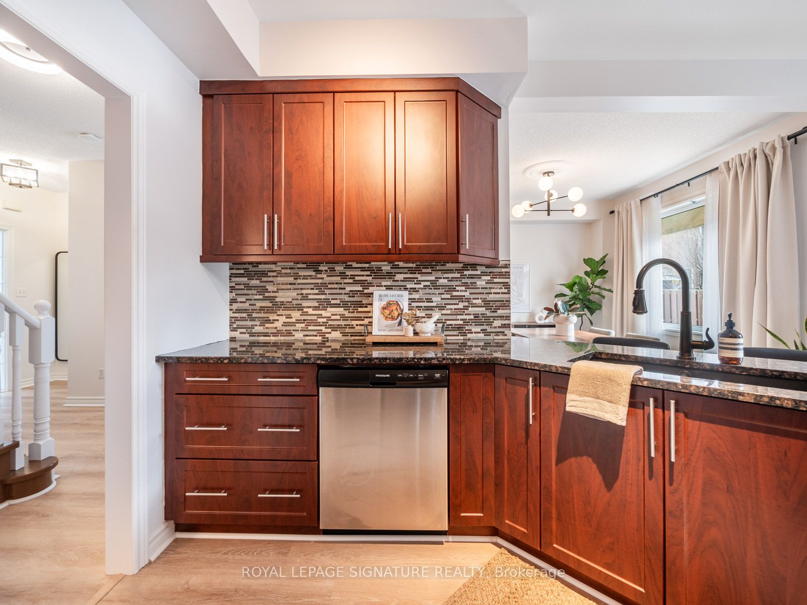 5 Charest Pl