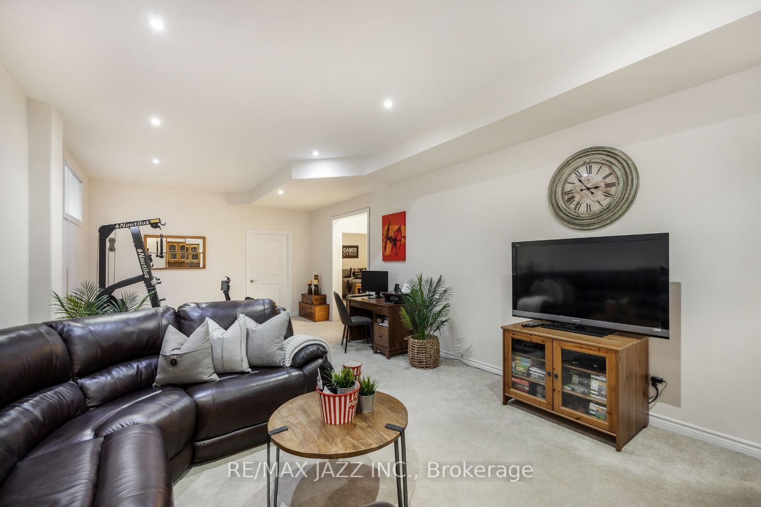 6 Colville Ave