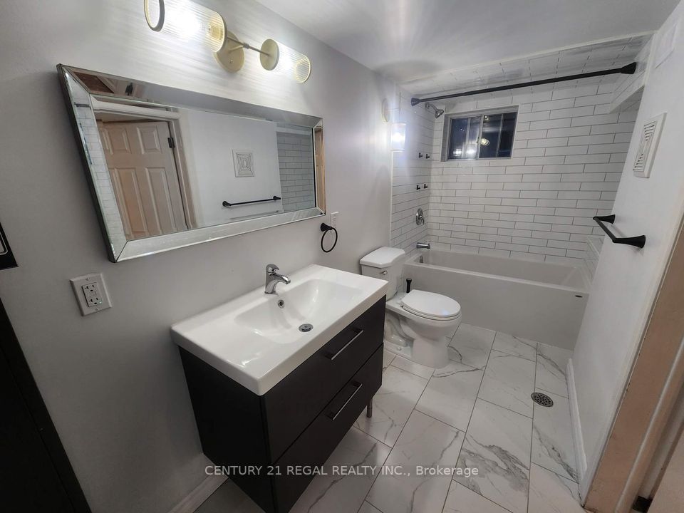 109 Carlaw Ave, #Main