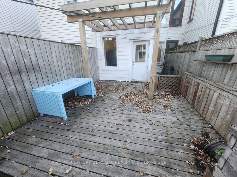 109 Carlaw Ave, #Main