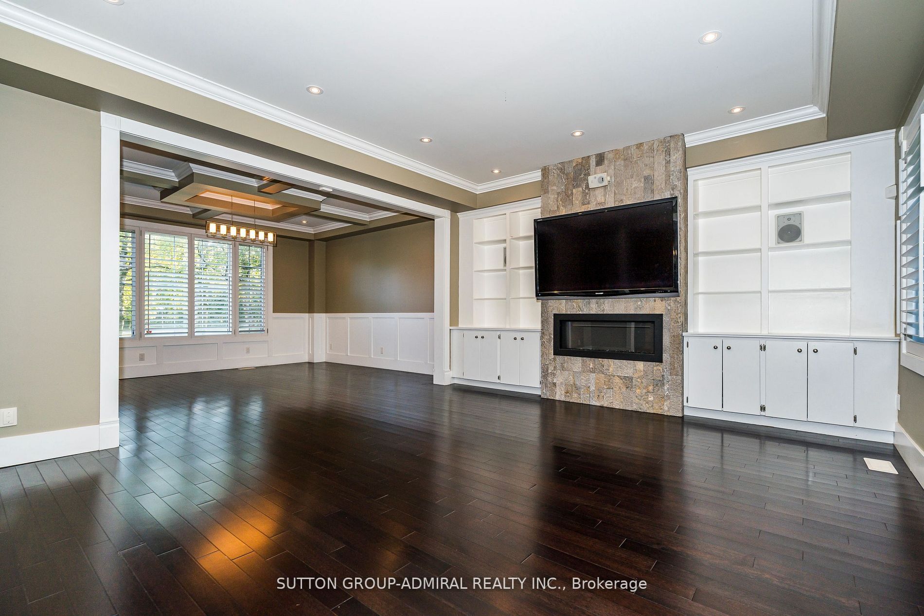 6 Duncombe Blvd