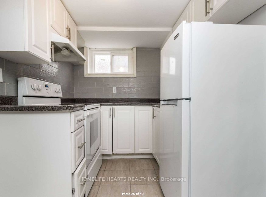 371 Rossland Rd E