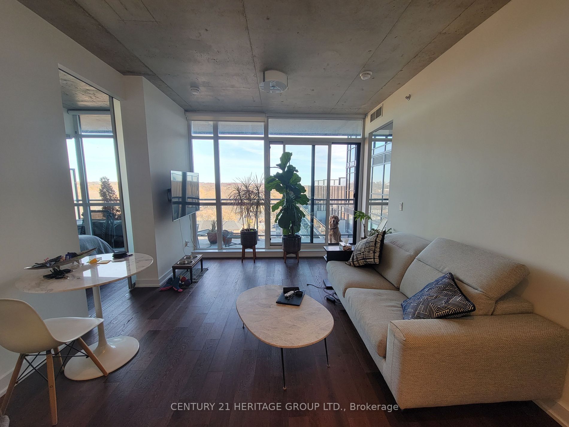 1190 Dundas St E, #1114